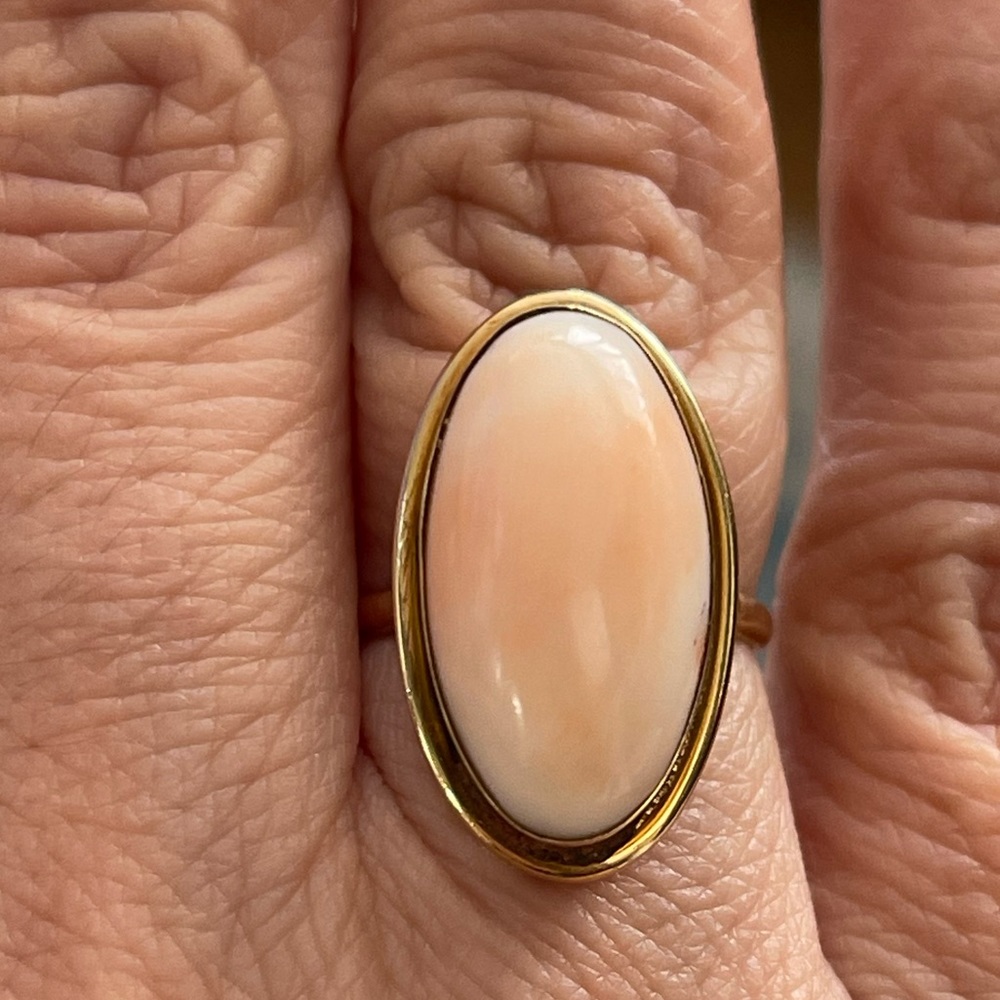 Natural angel skin coral solid 14K gold ring - Picture 2 of 10